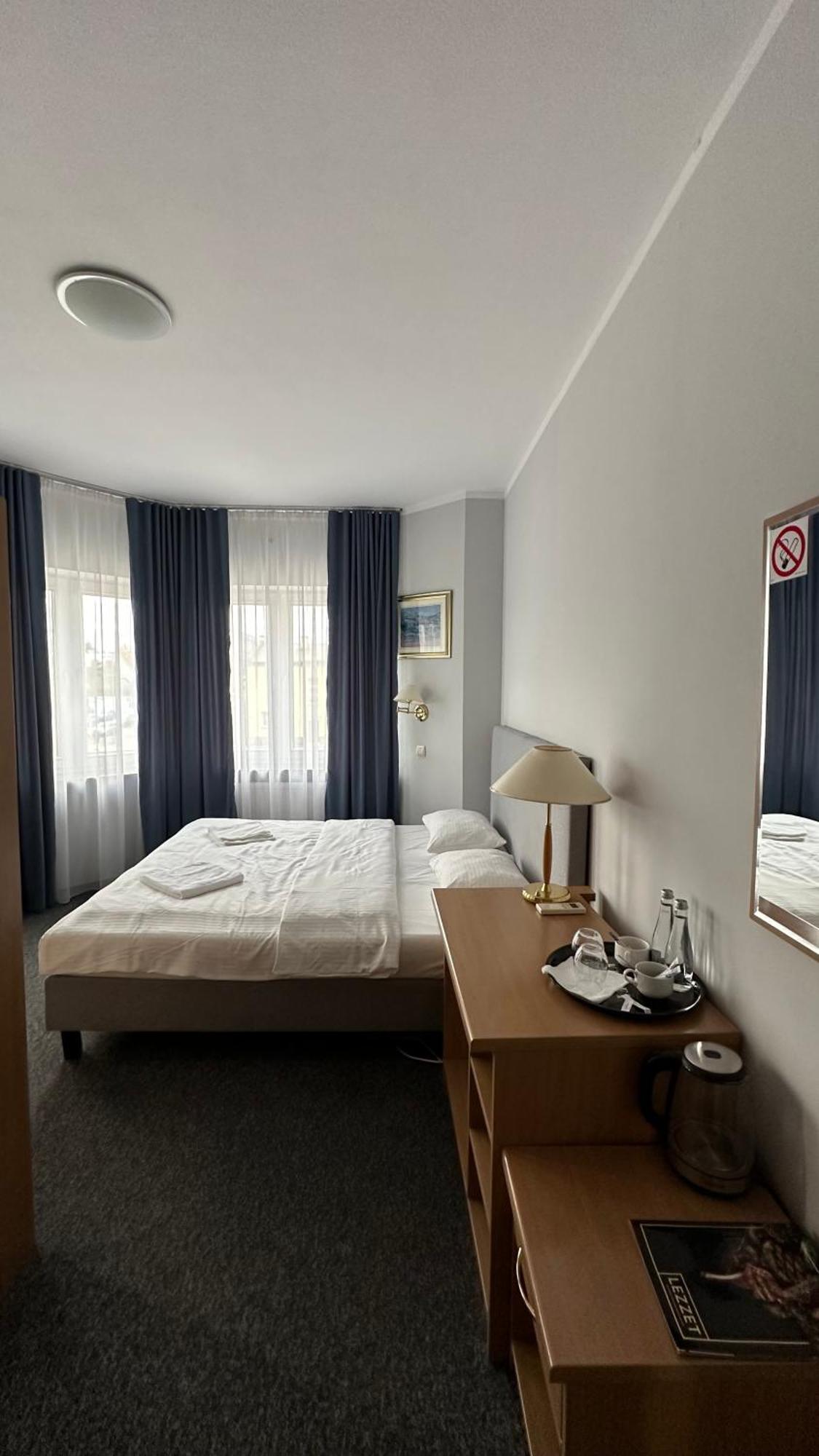 Lezzet B&B Pokoj Goscinny & Turkishrestaurant Варшава Екстериор снимка