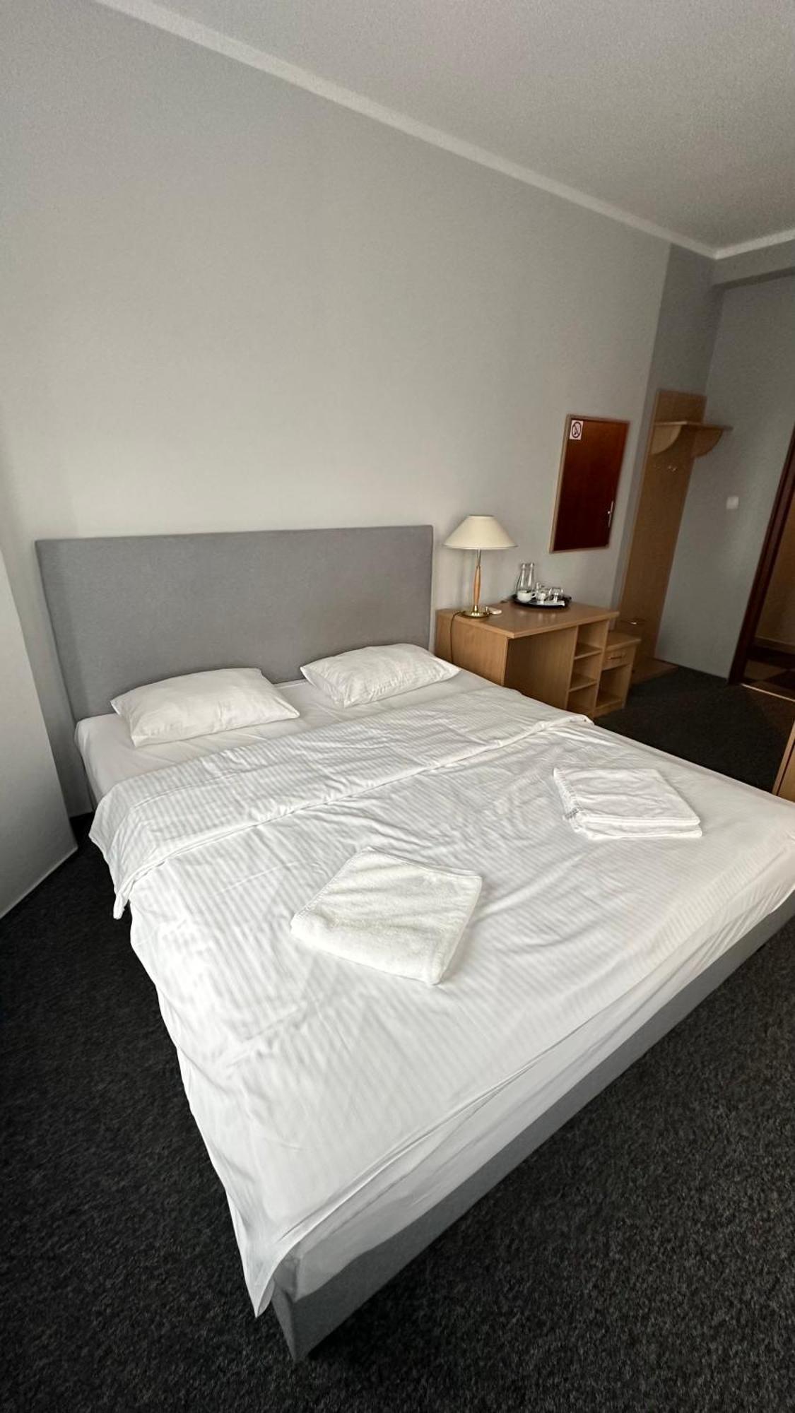 Lezzet B&B Pokoj Goscinny & Turkishrestaurant Варшава Екстериор снимка