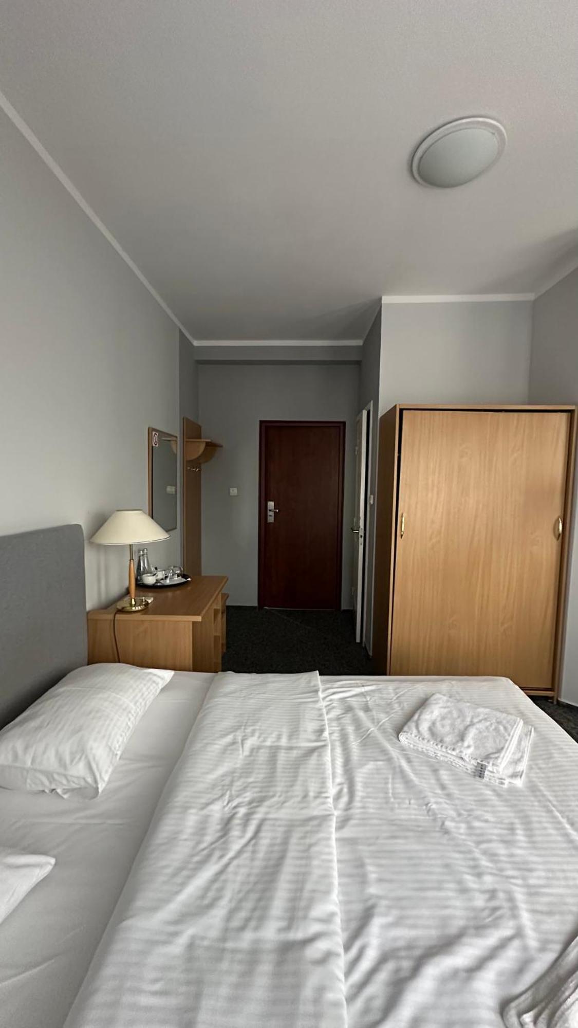 Lezzet B&B Pokoj Goscinny & Turkishrestaurant Варшава Екстериор снимка