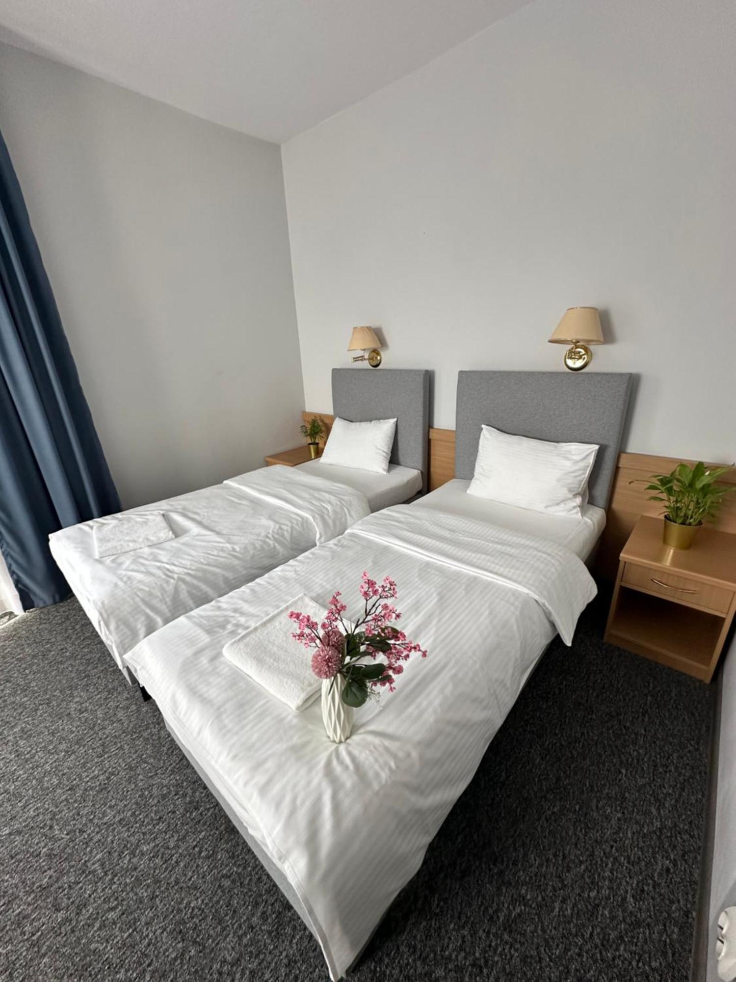 Lezzet B&B Pokoj Goscinny & Turkishrestaurant Варшава Екстериор снимка