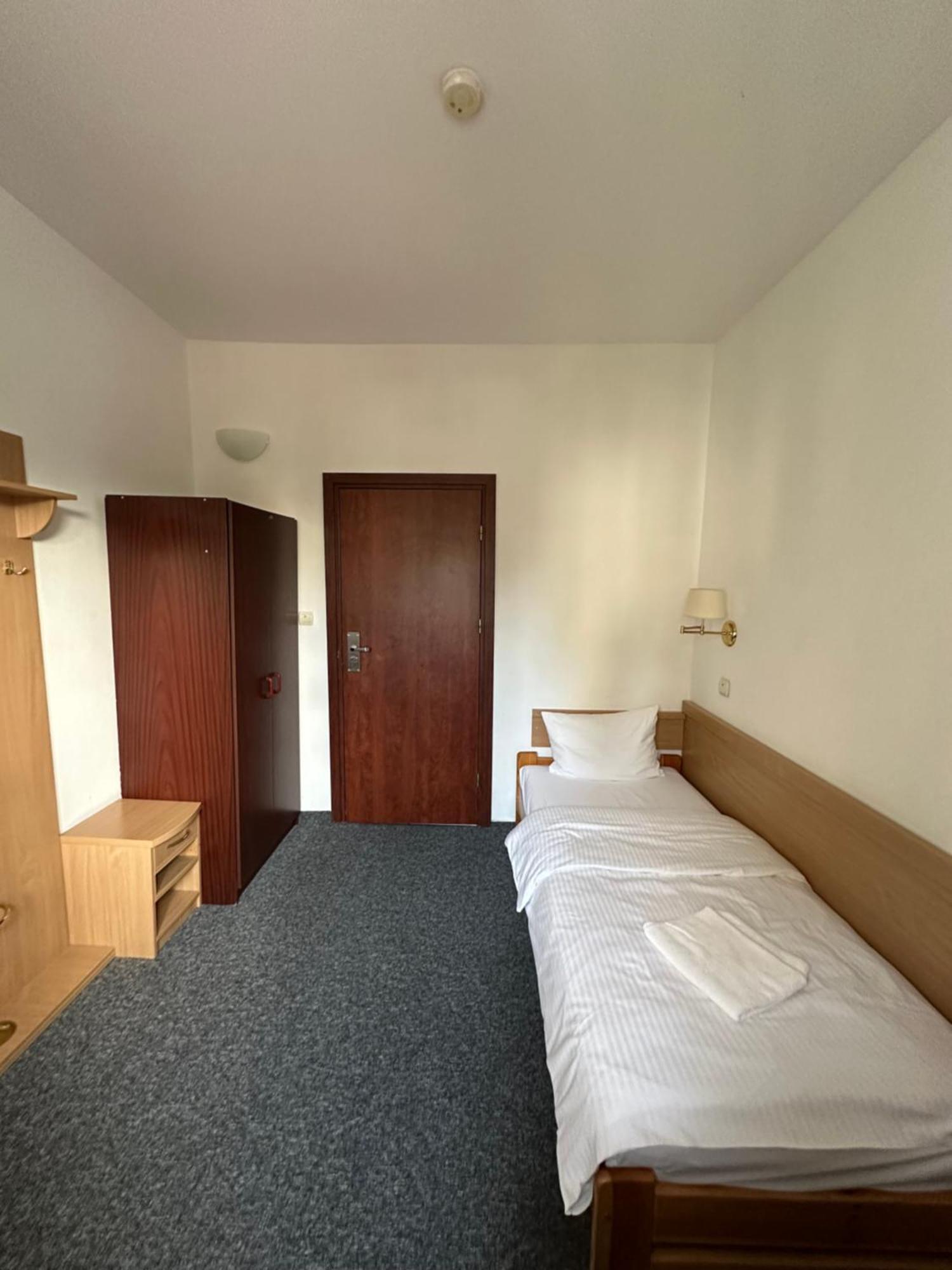 Lezzet B&B Pokoj Goscinny & Turkishrestaurant Варшава Екстериор снимка