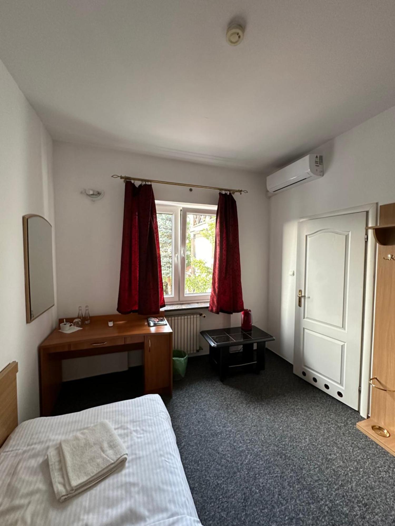 Lezzet B&B Pokoj Goscinny & Turkishrestaurant Варшава Екстериор снимка