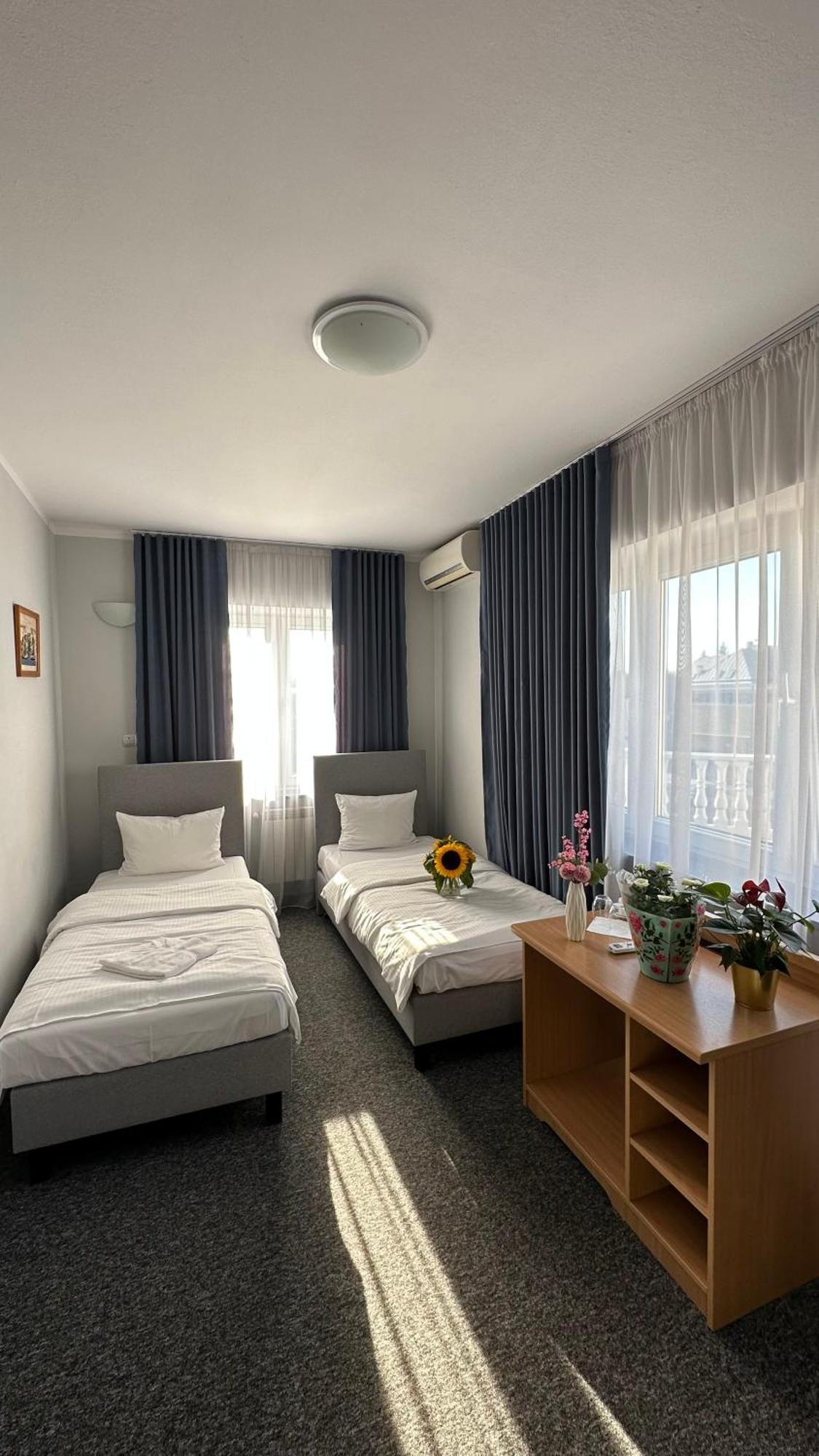 Lezzet B&B Pokoj Goscinny & Turkishrestaurant Варшава Екстериор снимка