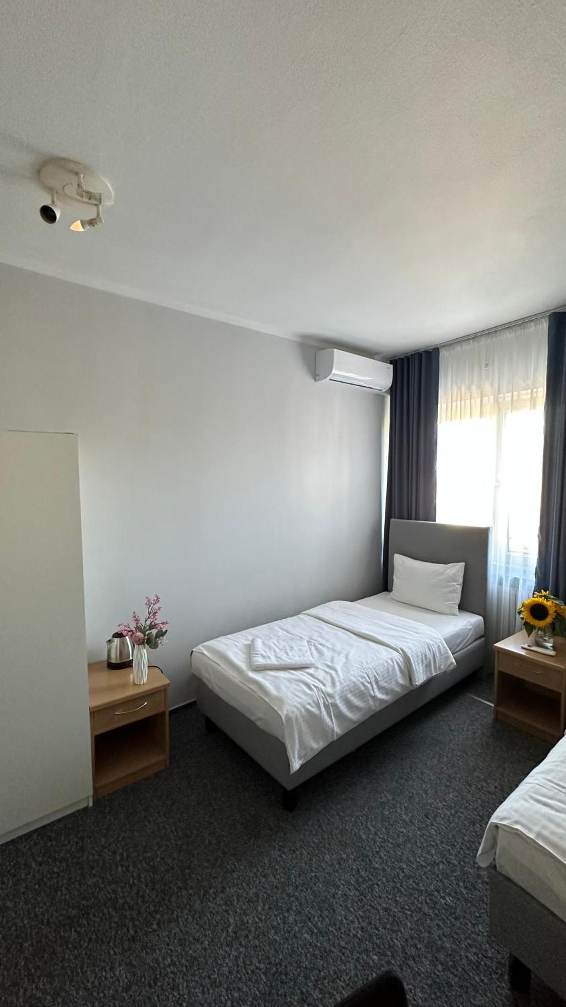 Lezzet B&B Pokoj Goscinny & Turkishrestaurant Варшава Екстериор снимка