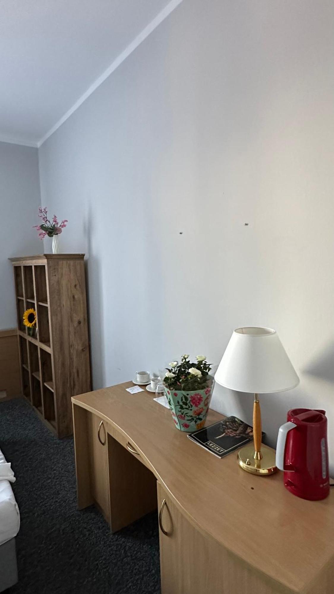 Lezzet B&B Pokoj Goscinny & Turkishrestaurant Варшава Екстериор снимка