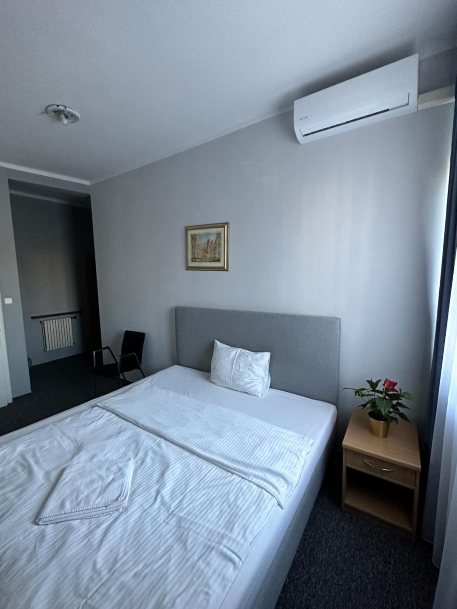 Lezzet B&B Pokoj Goscinny & Turkishrestaurant Варшава Екстериор снимка