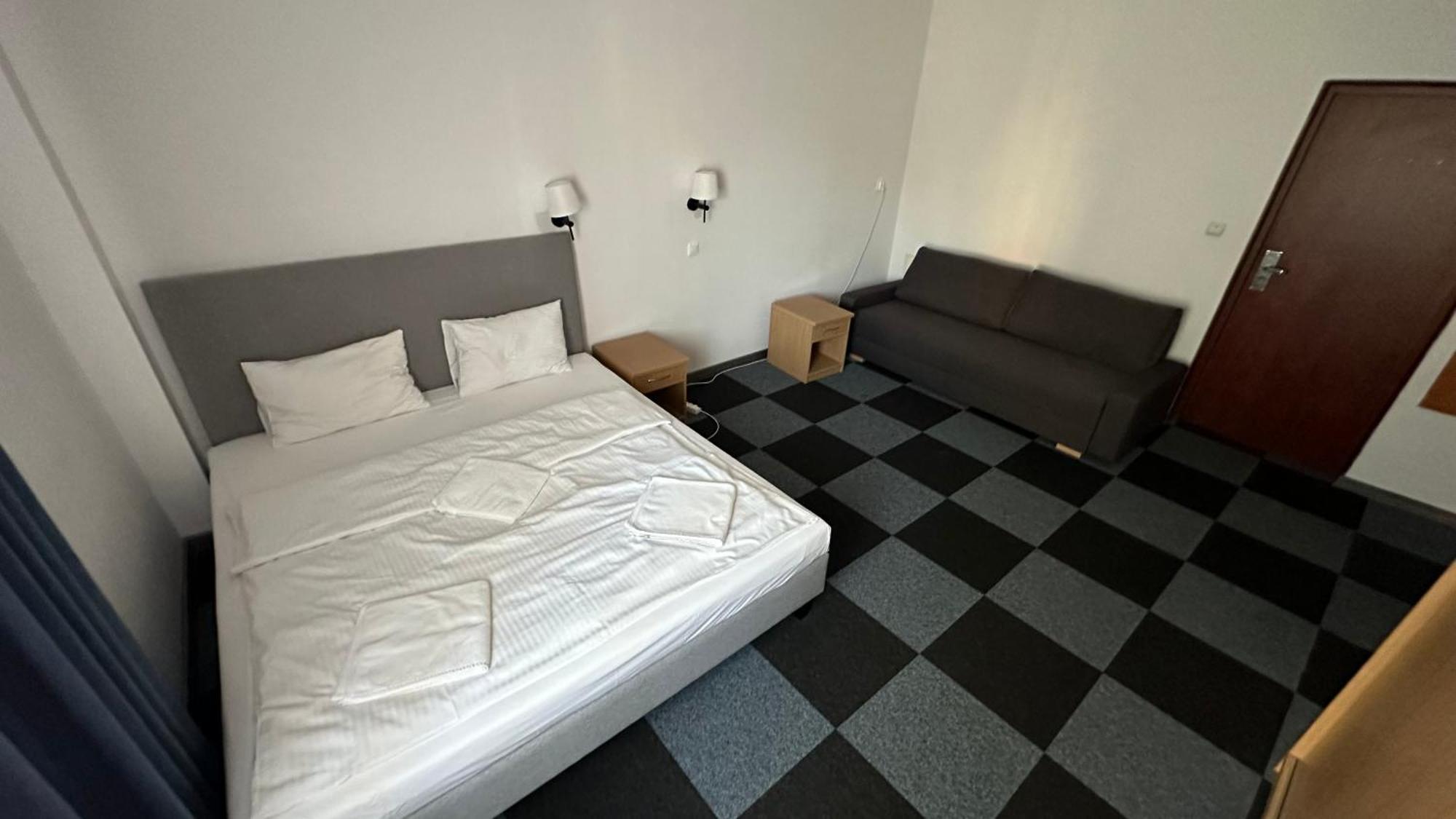 Lezzet B&B Pokoj Goscinny & Turkishrestaurant Варшава Екстериор снимка