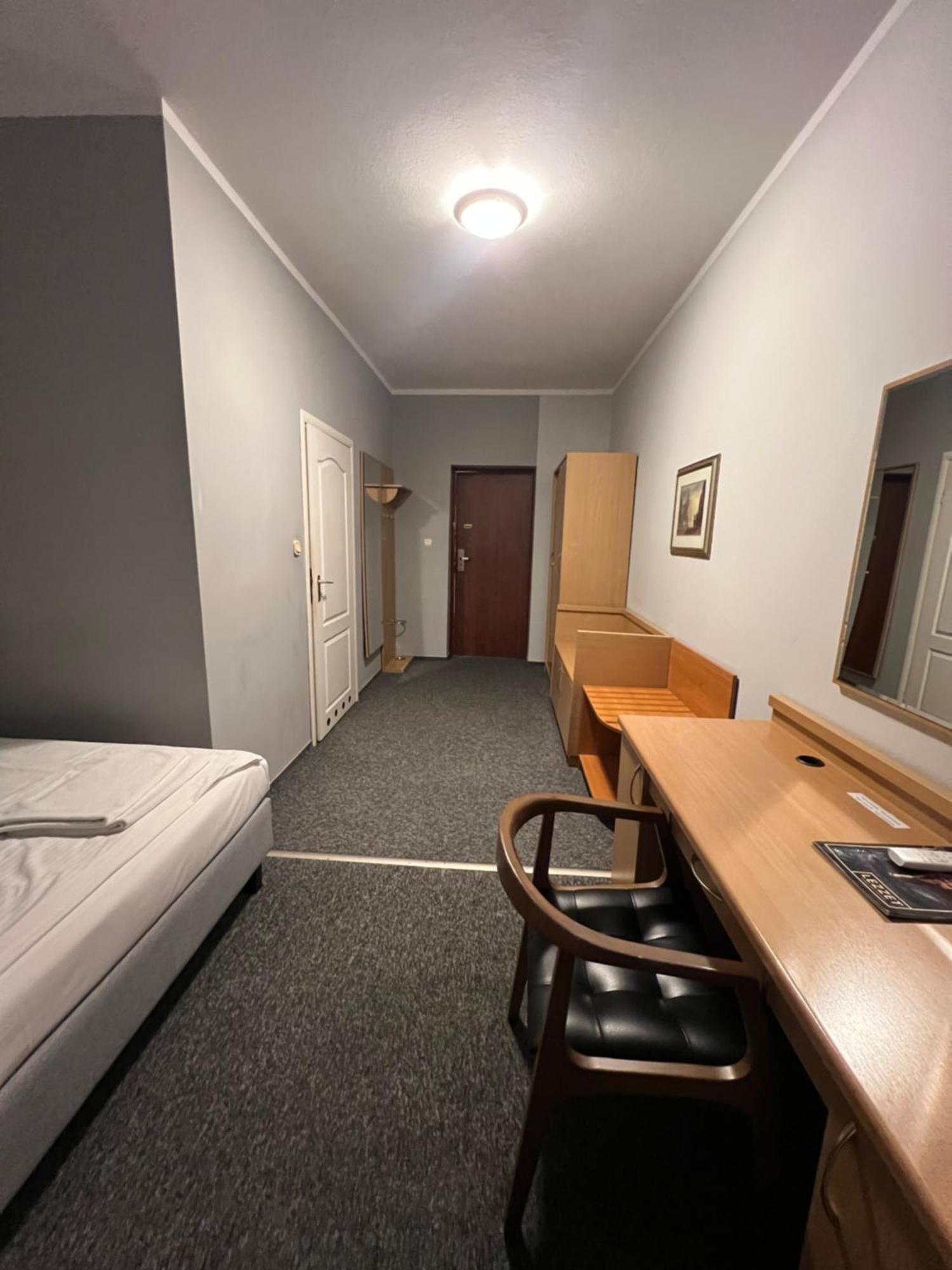 Lezzet B&B Pokoj Goscinny & Turkishrestaurant Варшава Екстериор снимка